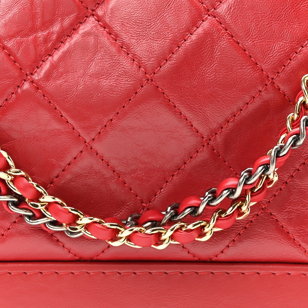 Aged Calfskin Quilted New Medium Gabrielle Hobo Red