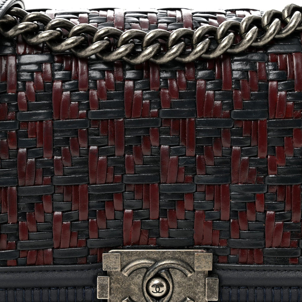 Calfskin Woven Medium Boy Flap Blue Burgundy