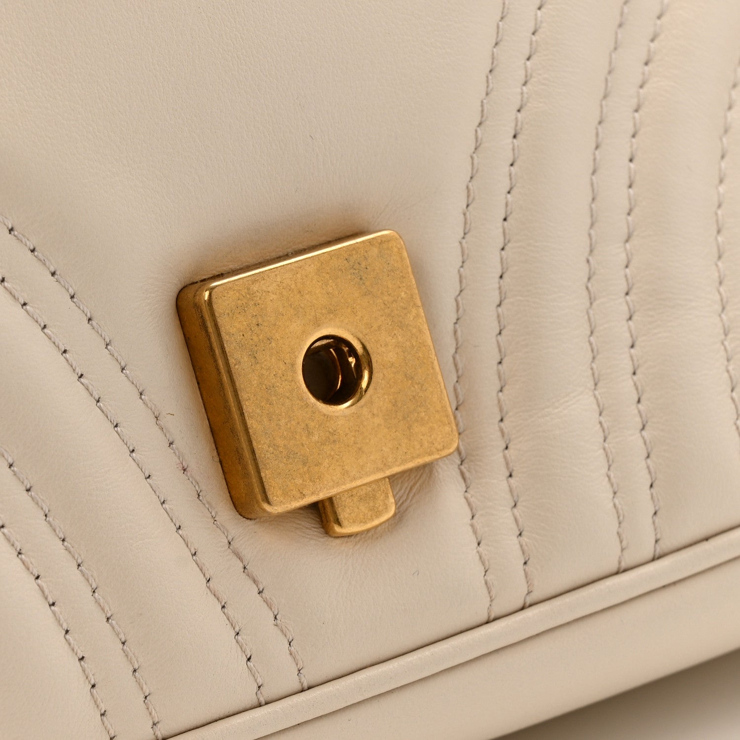 Calfskin Matelasse Small GG Marmont Shoulder Bag White