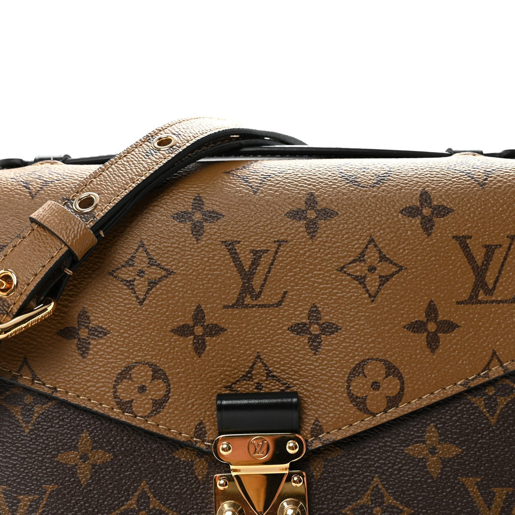 Reverse Monogram Pochette Metis