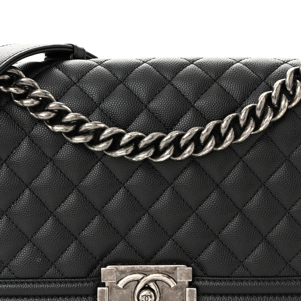 Caviar Quilted Medium Boy Flap Black