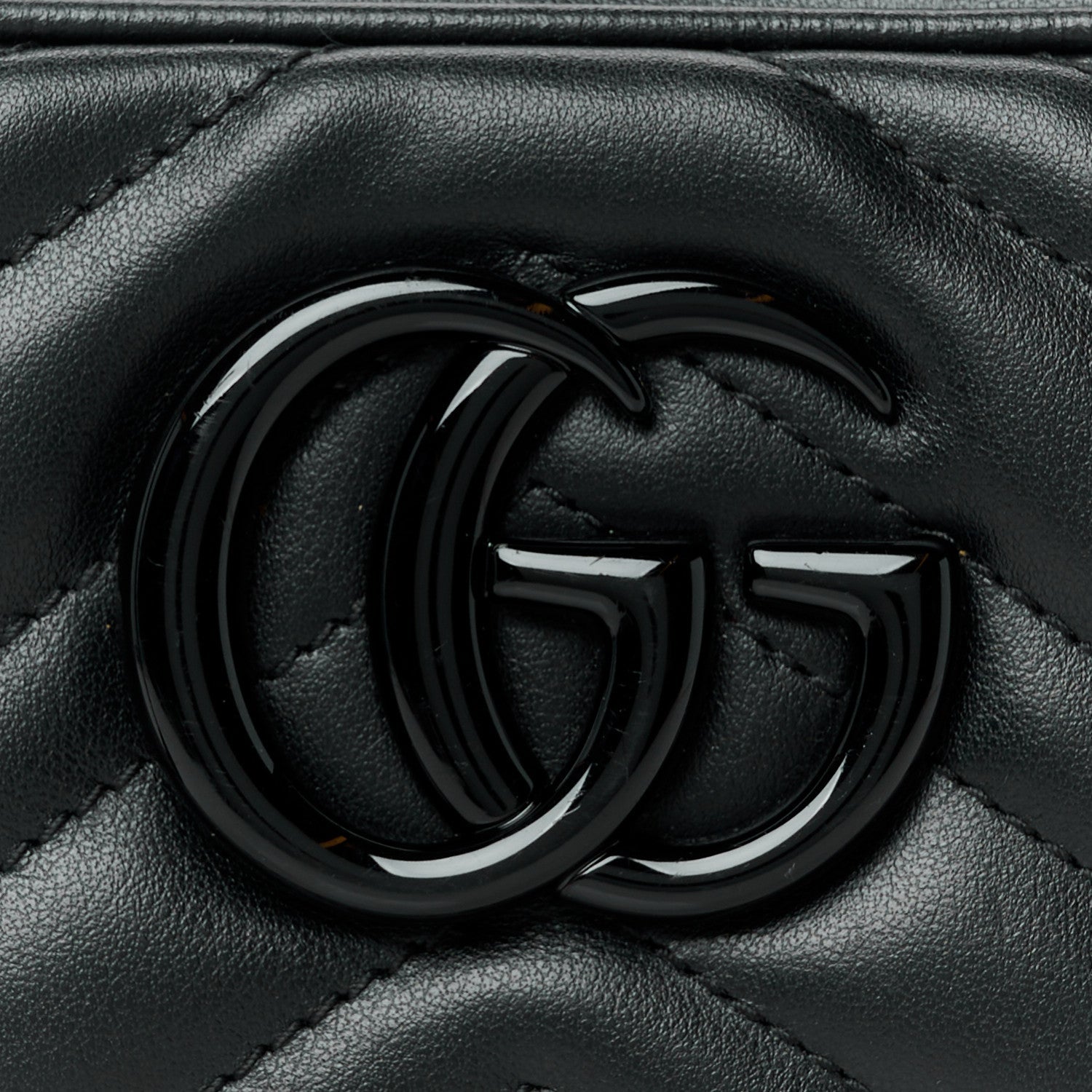 Calfskin Matelasse Monochrome Small GG Marmont Chain Shoulder Bag Black