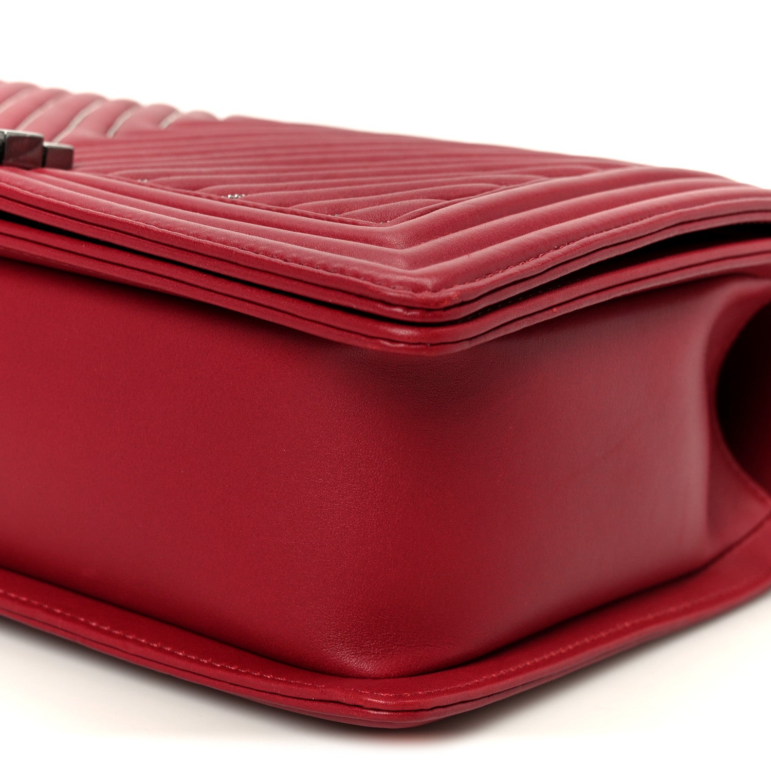 Calfskin Chevron Quilted Large Chain Boy Flap Red