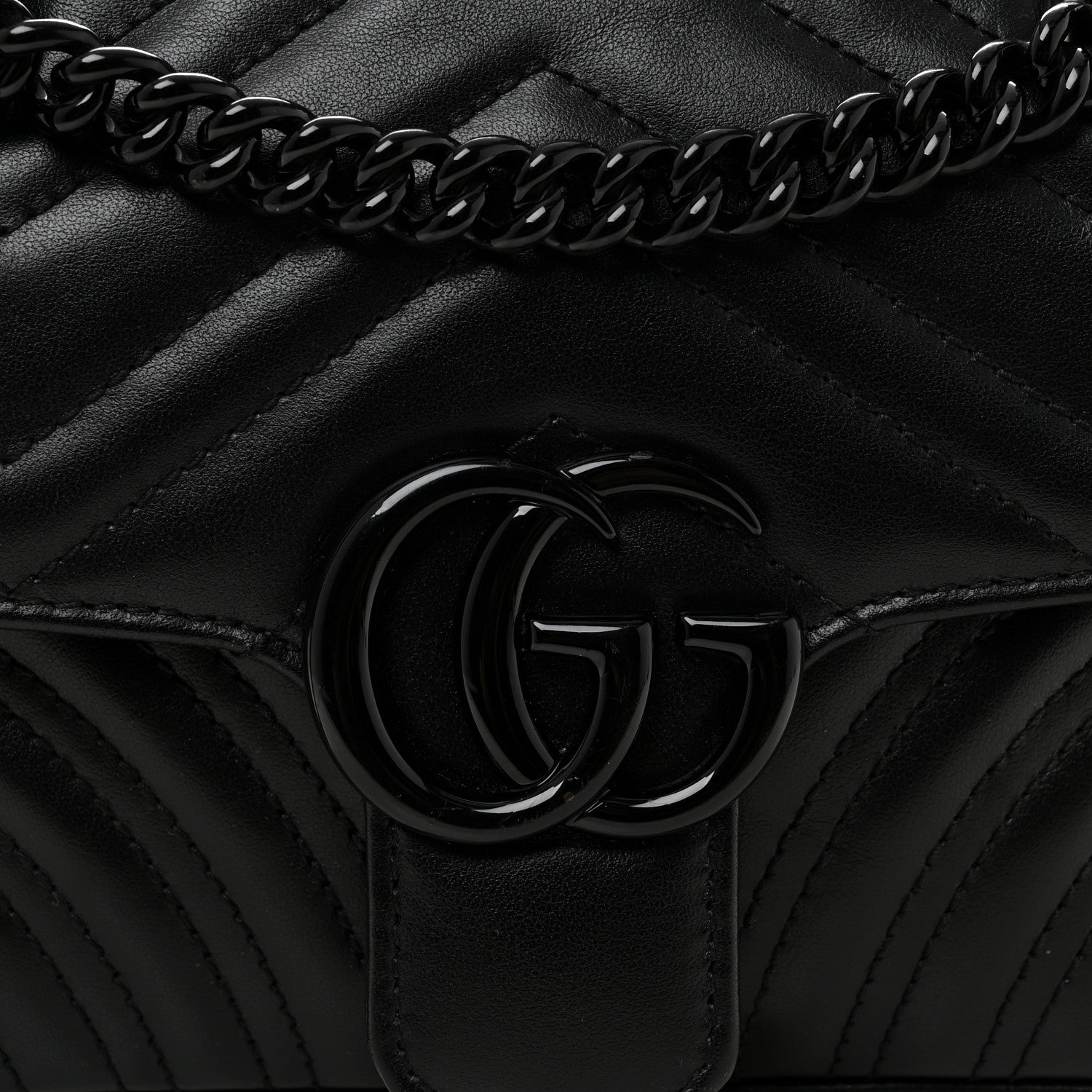 Calfskin Matelasse Monochrome Mini GG Marmont Shoulder Bag Black