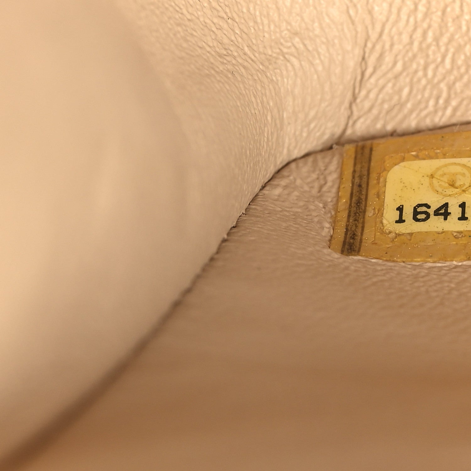 Caviar Quilted Jumbo Double Flap Beige Clair