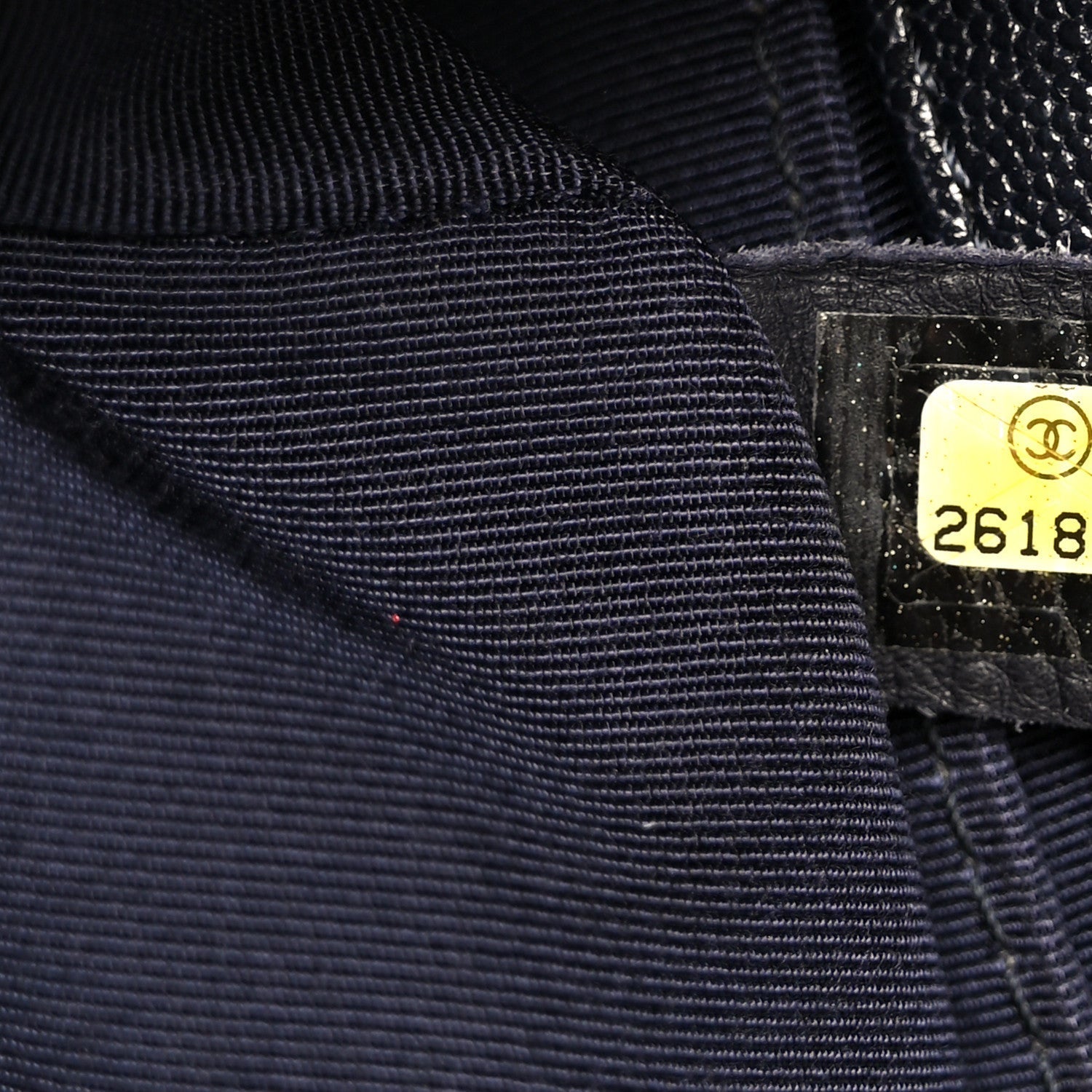 Caviar Quilted Medium Boy Flap Navy