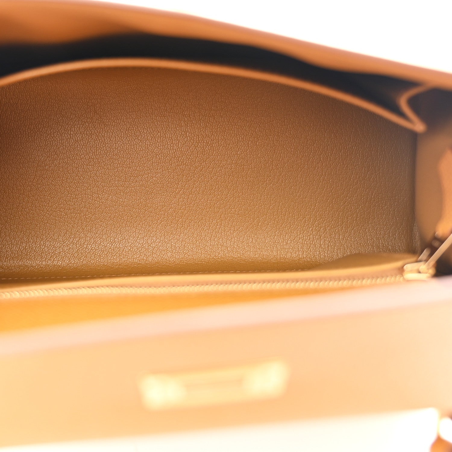 Epsom Kelly Sellier 25 Sesame