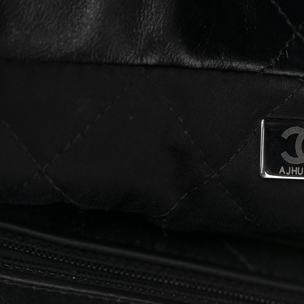 Shiny Calfskin Quilted Chanel 22 Black