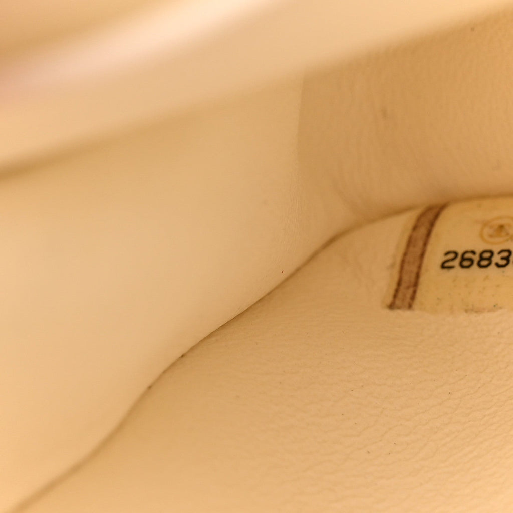 Caviar Quilted Medium Double Flap White