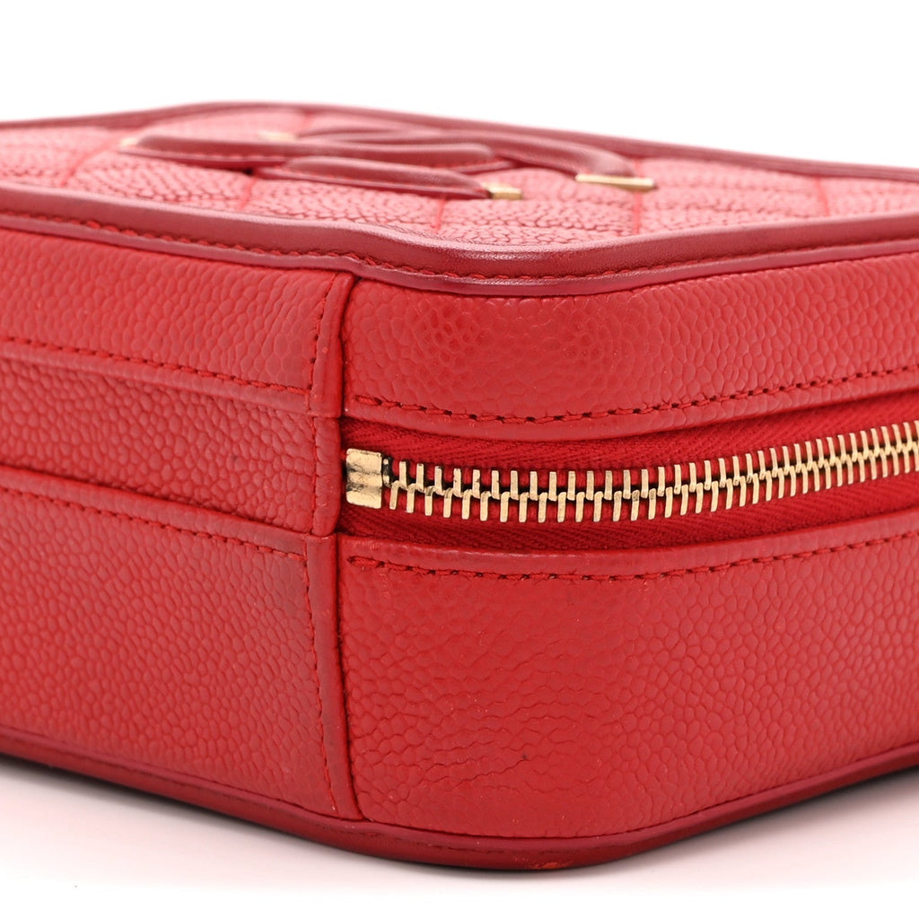 Caviar Quilted Small CC Filigree Vanity Case Red