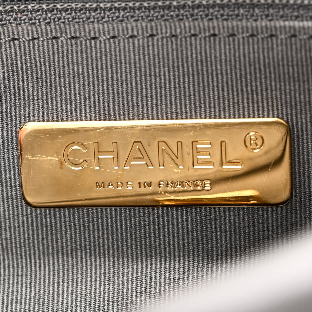 Lambskin Quilted Medium Chanel 19 Flap Grey