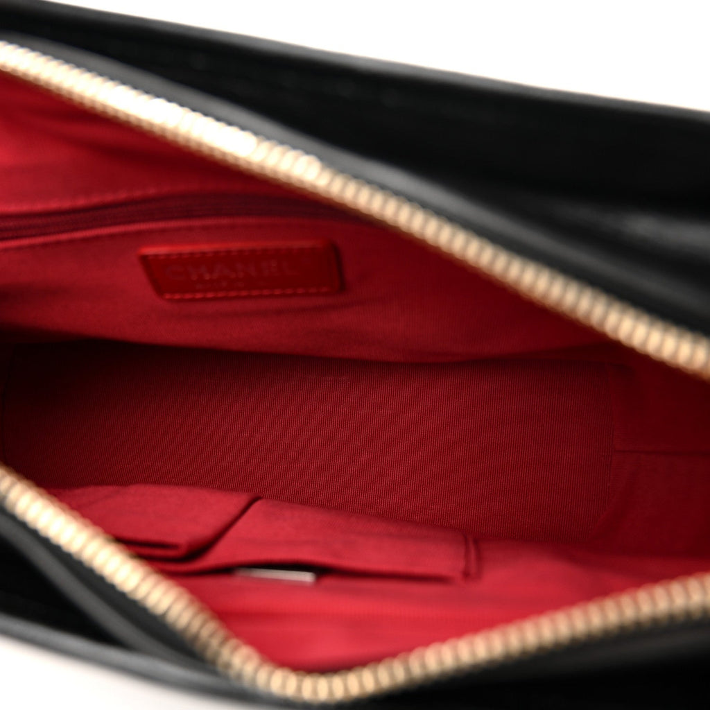 Aged Calfskin Quilted New Medium Gabrielle Hobo Black