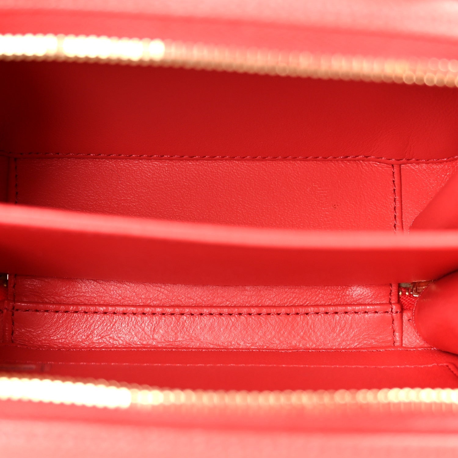 Caviar Quilted Small CC Filigree Vanity Case Red