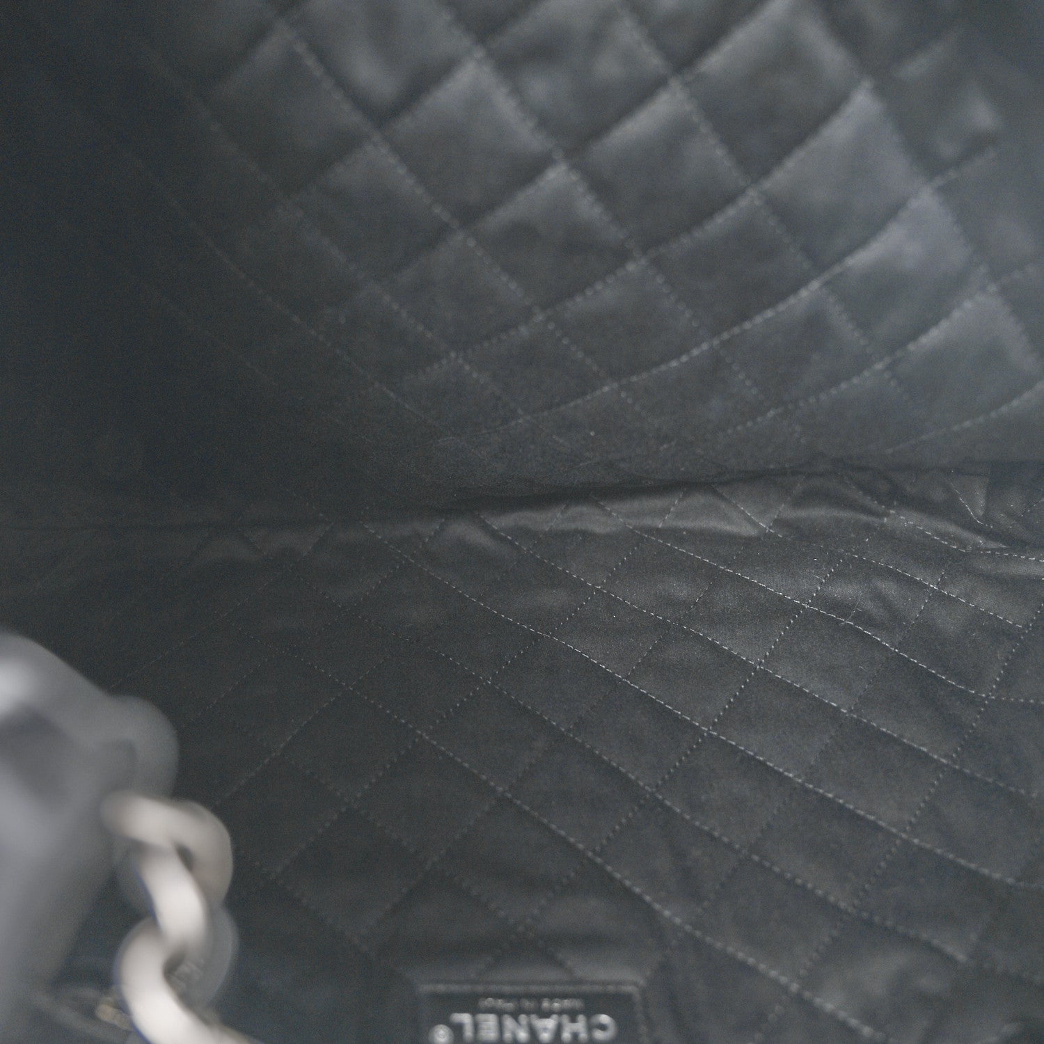Shiny Calfskin Quilted Chanel 22 Black
