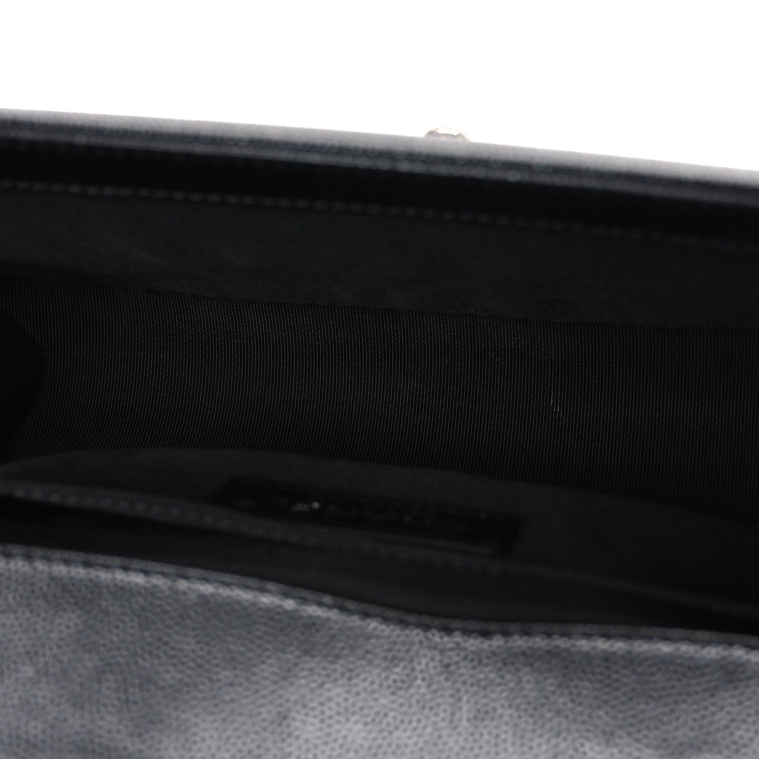 Caviar Quilted Medium Boy Flap Black