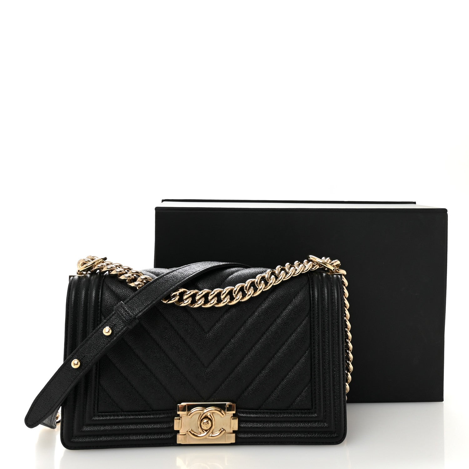 Caviar Chevron Quilted Medium Boy Flap Black