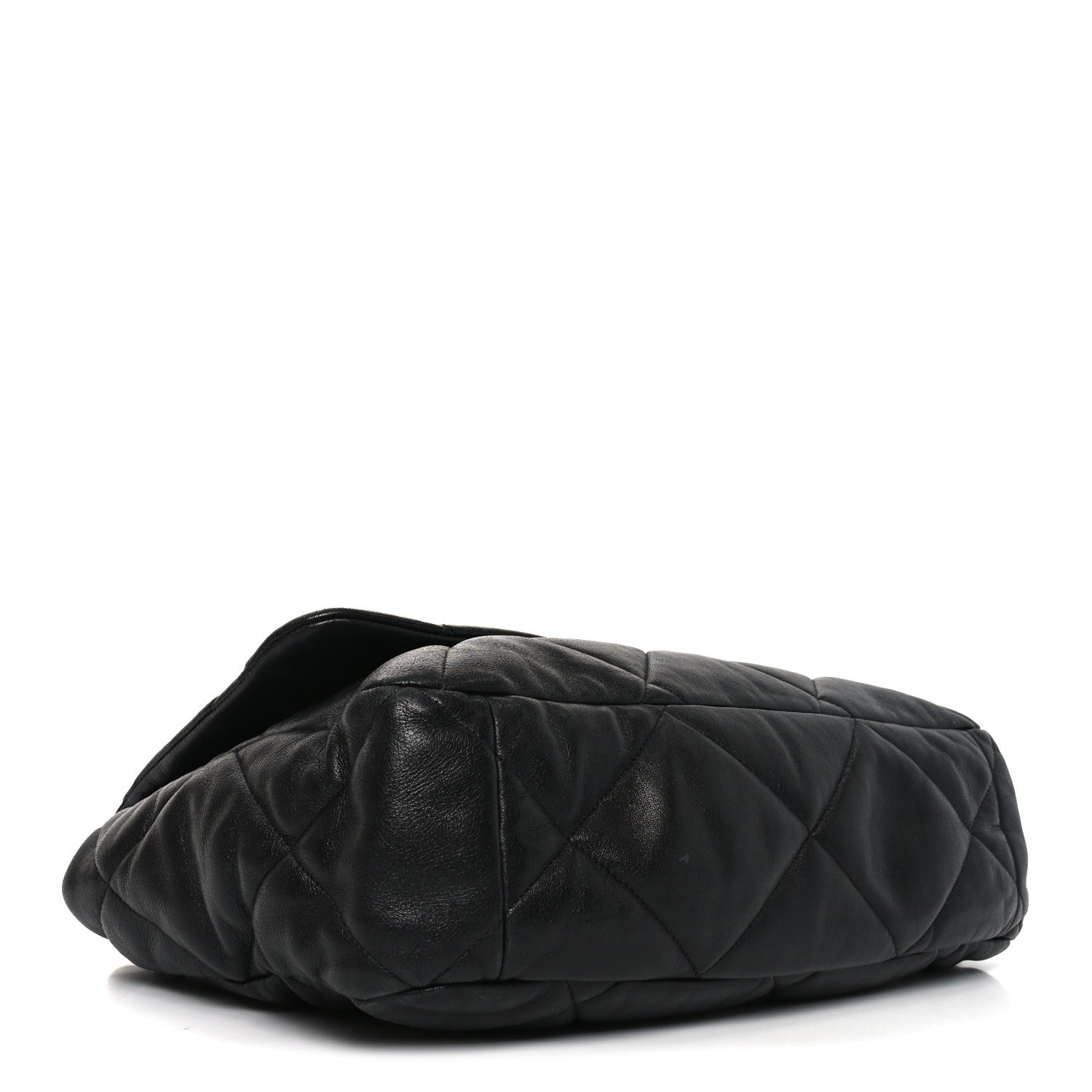 Lambskin Quilted Maxi Chanel 19 Flap Black