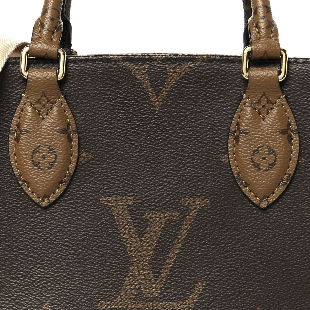Reverse Monogram Giant Onthego PM