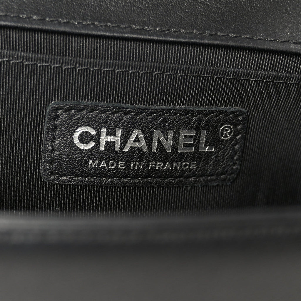 Lambskin Chevron Quilted Medium Boy Flap Black