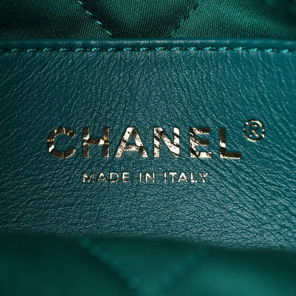 Shiny Calfskin Quilted Mini Chanel 22 Green