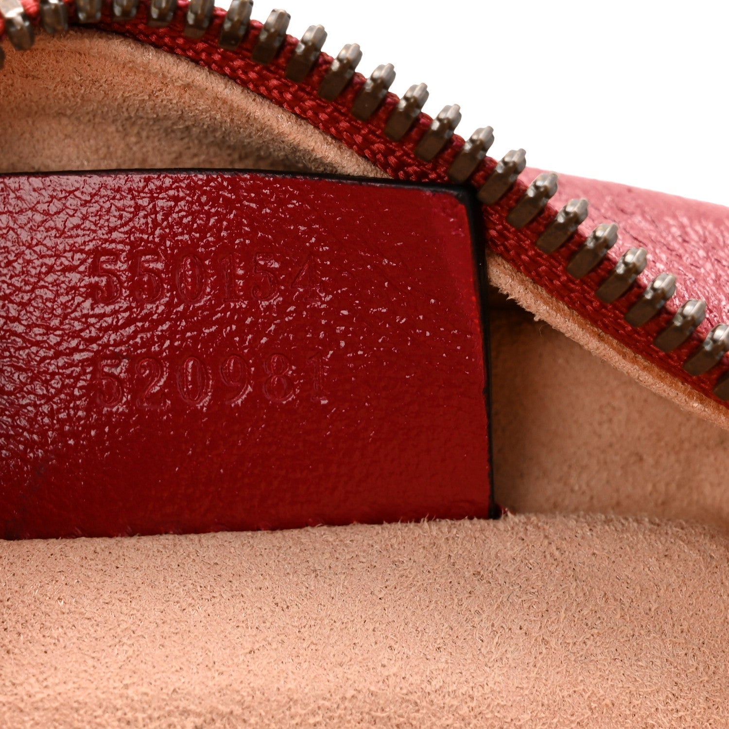 Glazed Calfskin Matelasse Heart Mini GG Marmont Round Shoulder Bag Romantic Cerise