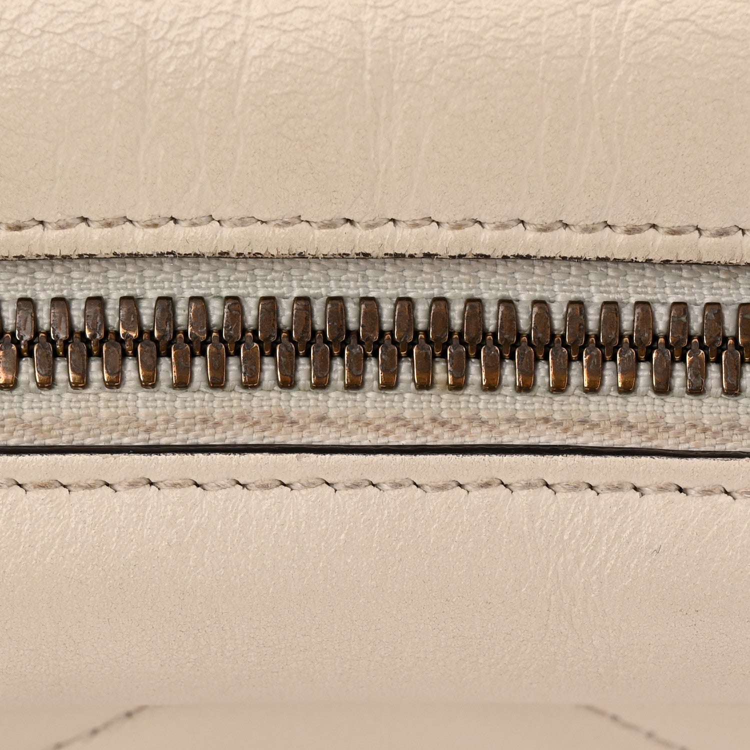 Calfskin Matelasse Small GG Marmont Chain Shoulder Bag White