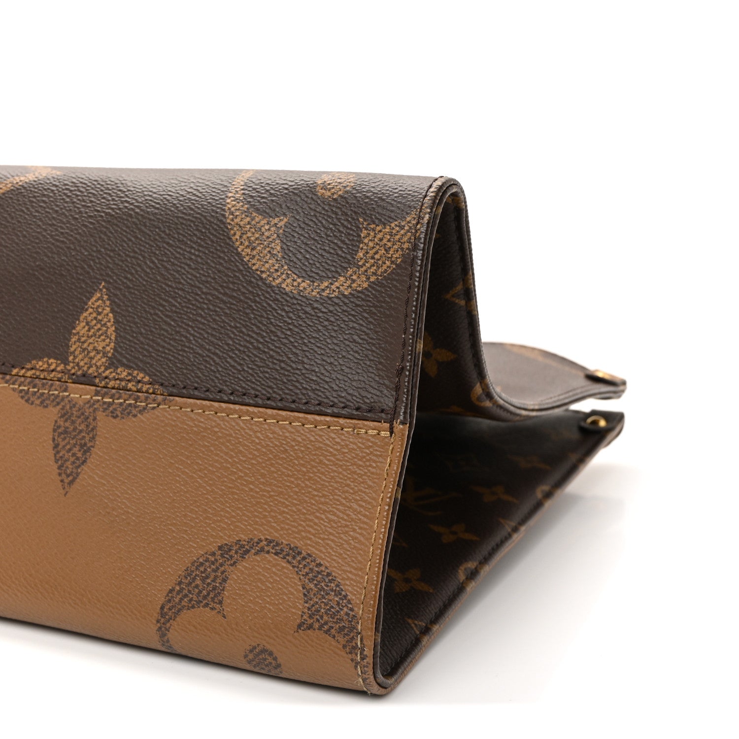 Reverse Monogram Giant Onthego MM