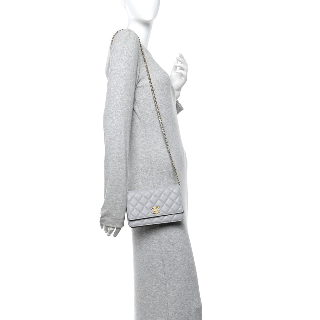 Caviar Quilted Textured CC Wallet On Chain WOC Grey