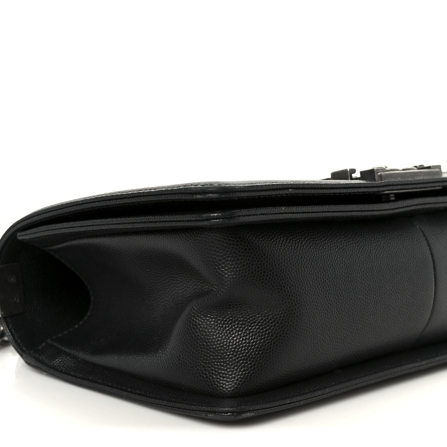 Caviar Quilted Medium Boy Flap Black
