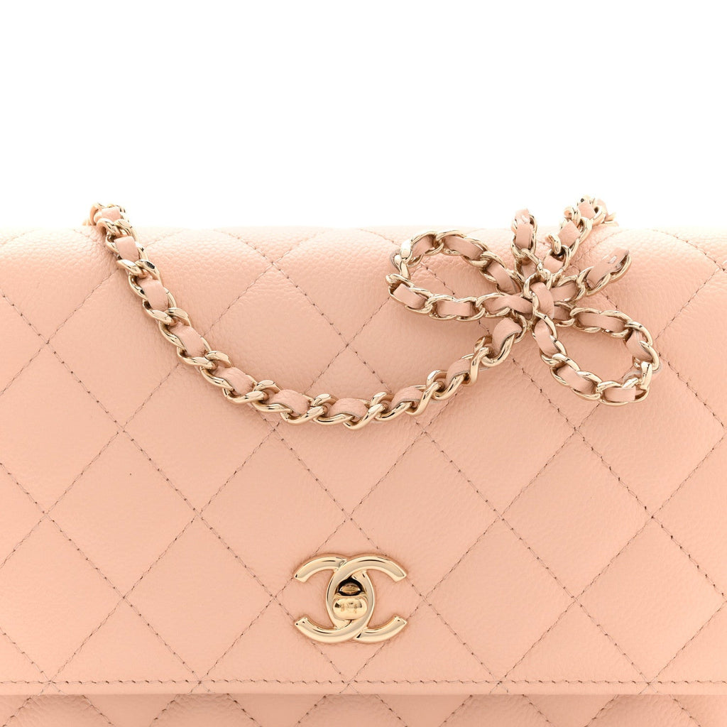 Caviar Quilted CC Turnlock Wallet On Chain WOC Beige