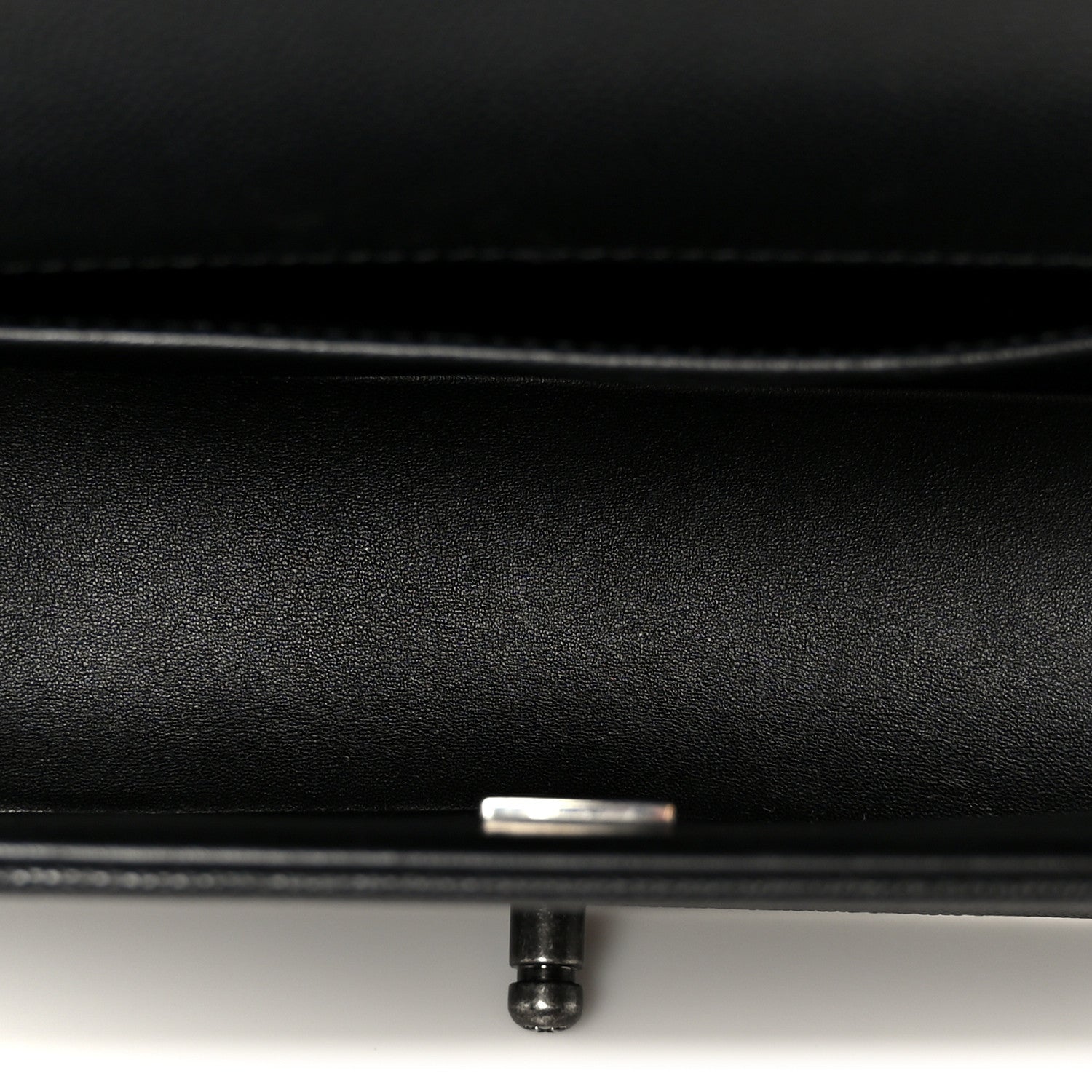 Caviar Quilted Medium Boy Flap Black