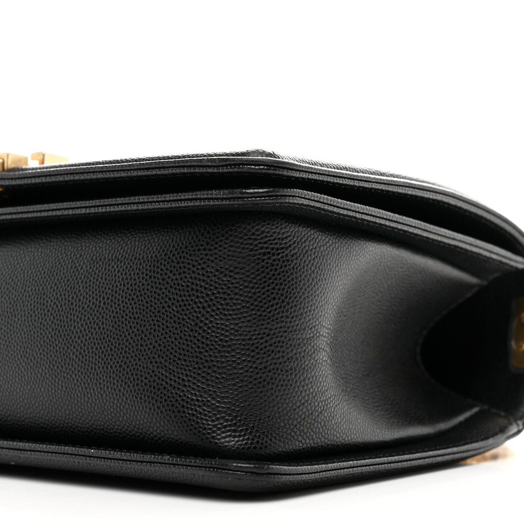 Caviar Quilted Medium Boy Flap Black