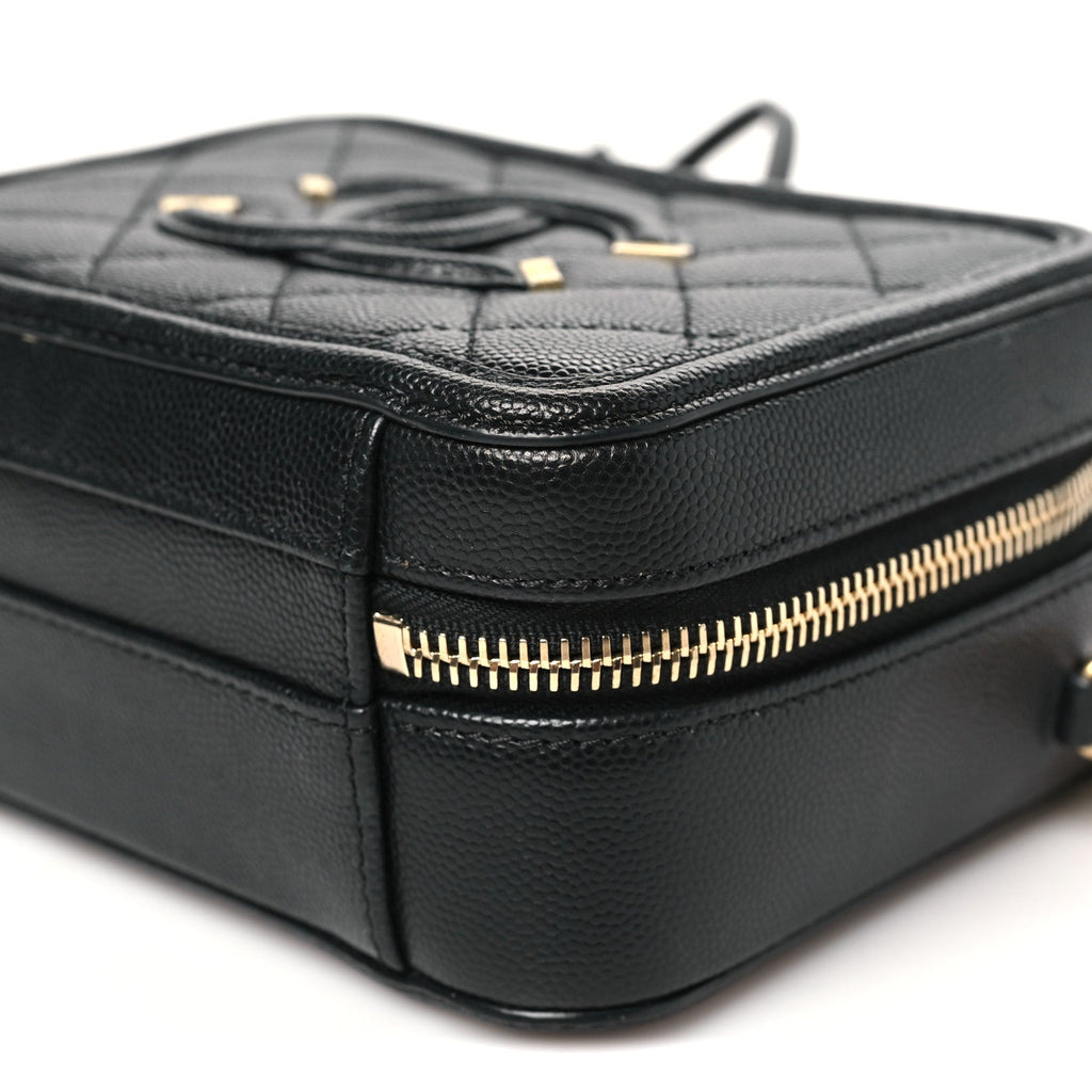 Caviar Quilted Small CC Filigree Vanity Case Black