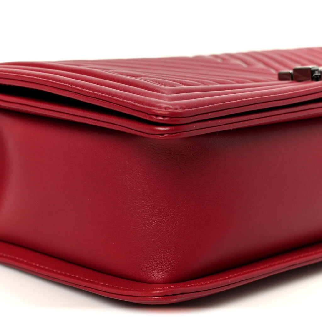 Calfskin Chevron Quilted Large Chain Boy Flap Red
