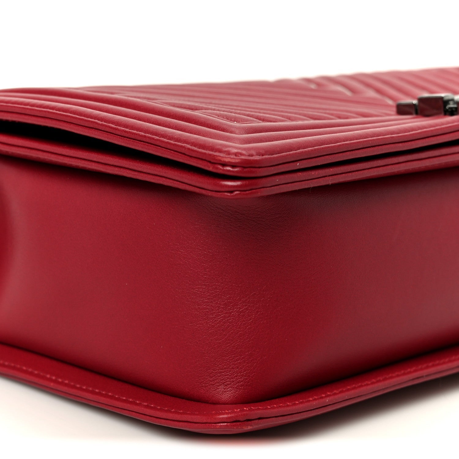 Calfskin Chevron Quilted Large Chain Boy Flap Red