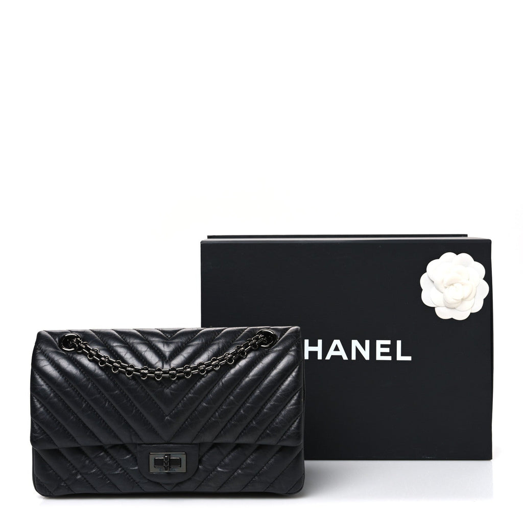 Aged Calfskin Chevron Quilted 2.55 Reissue 225 Flap So Black