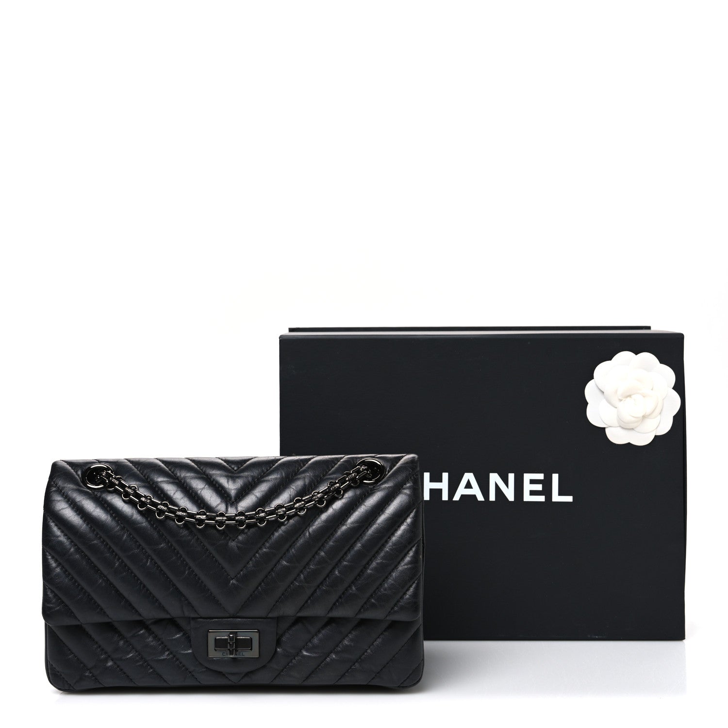 Aged Calfskin Chevron Quilted 2.55 Reissue 225 Flap So Black