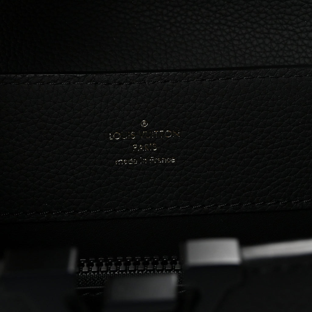 Taurillon Capucines East West MM Matte Black