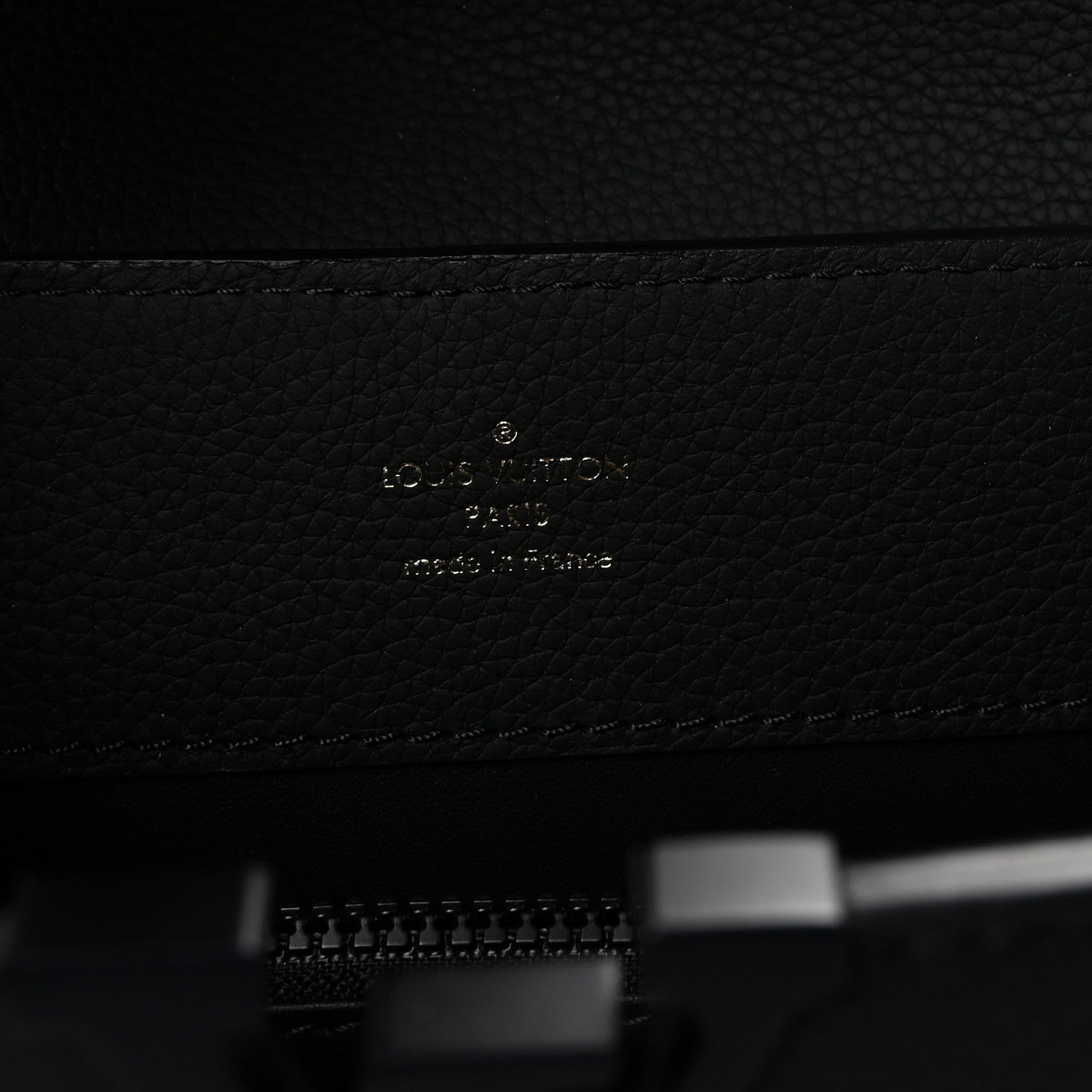 Taurillon Capucines East West MM Matte Black