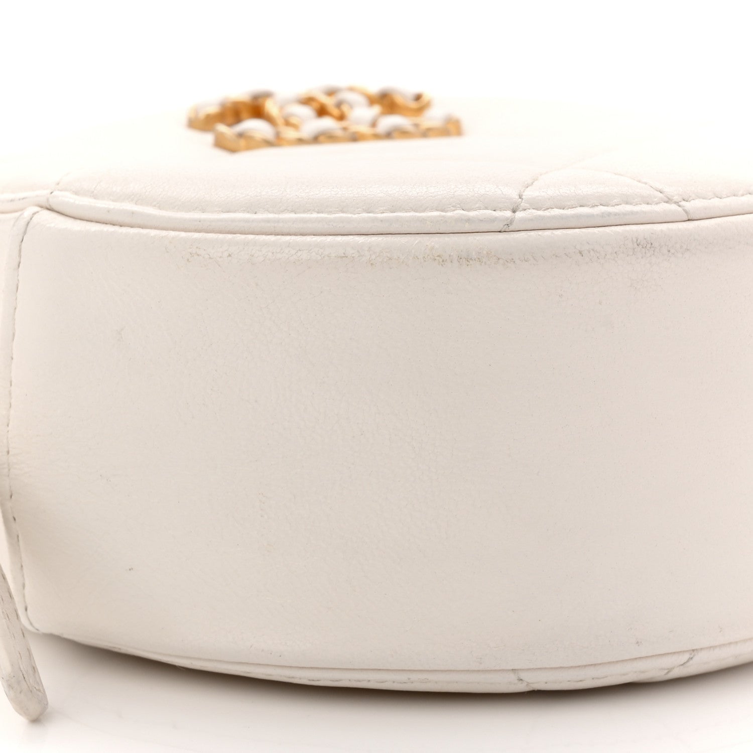 Shiny Goatskin Quilted Chanel 19 Round Clutch With Chain White