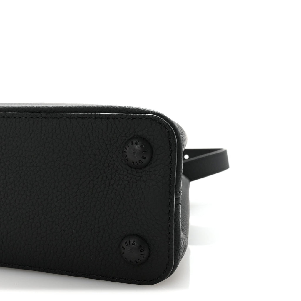 Taurillon Capucines East West MM Matte Black