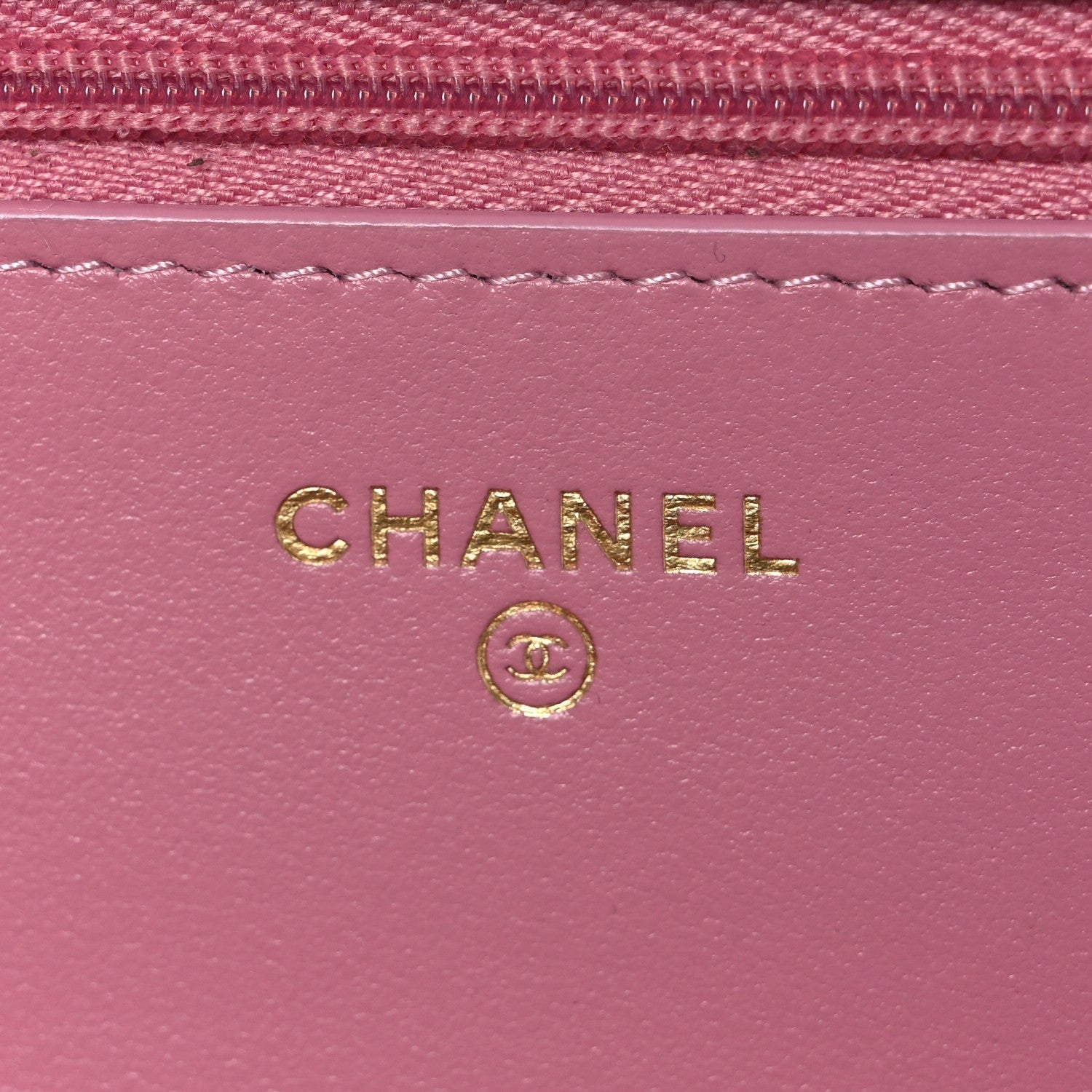 Tweed Quilted Wallet On Chain WOC Pink