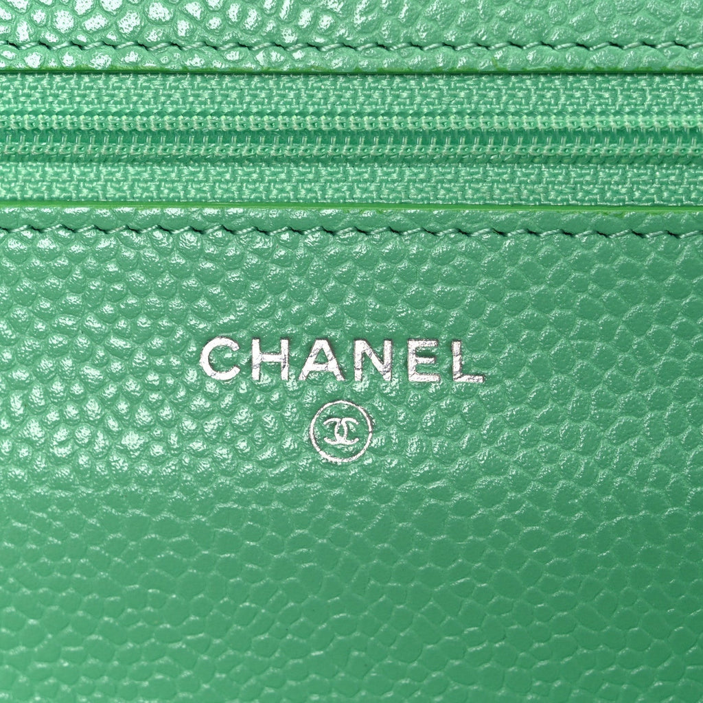 Caviar Chevron Quilted Wallet On Chain WOC Green