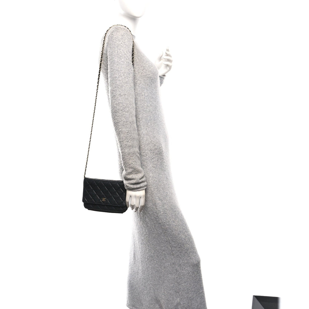 Caviar Quilted Wallet on Chain WOC Black