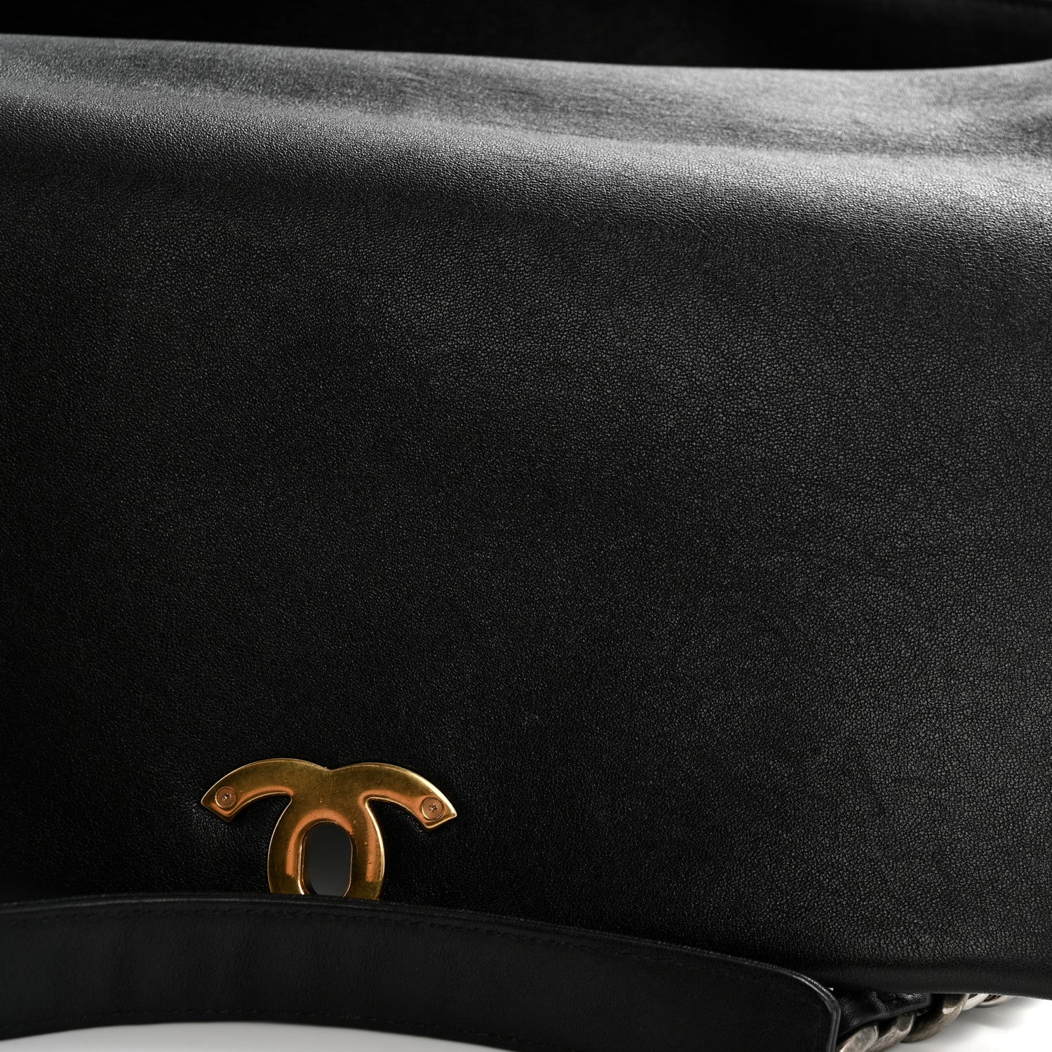 Goatskin Quilted Maxi Chanel 19 Flap Black