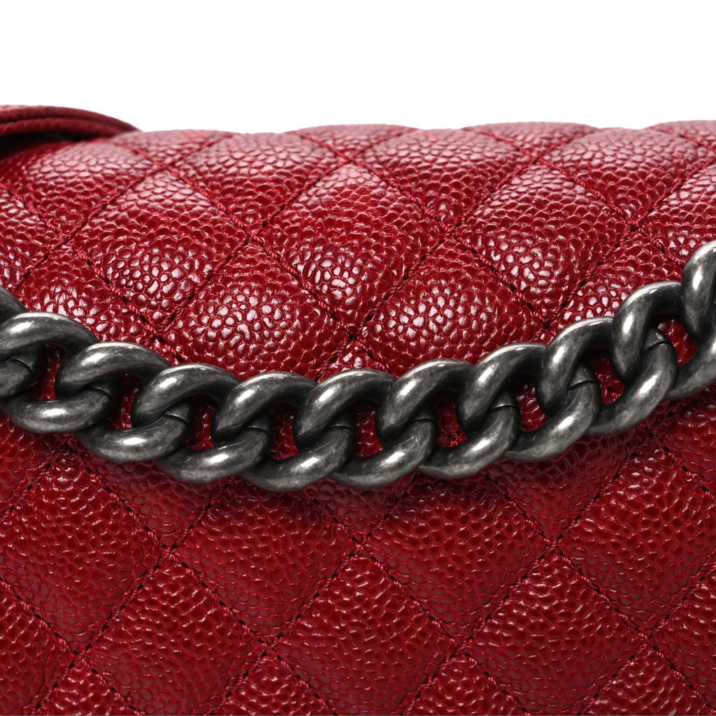 Caviar Quilted Medium Boy Flap Red