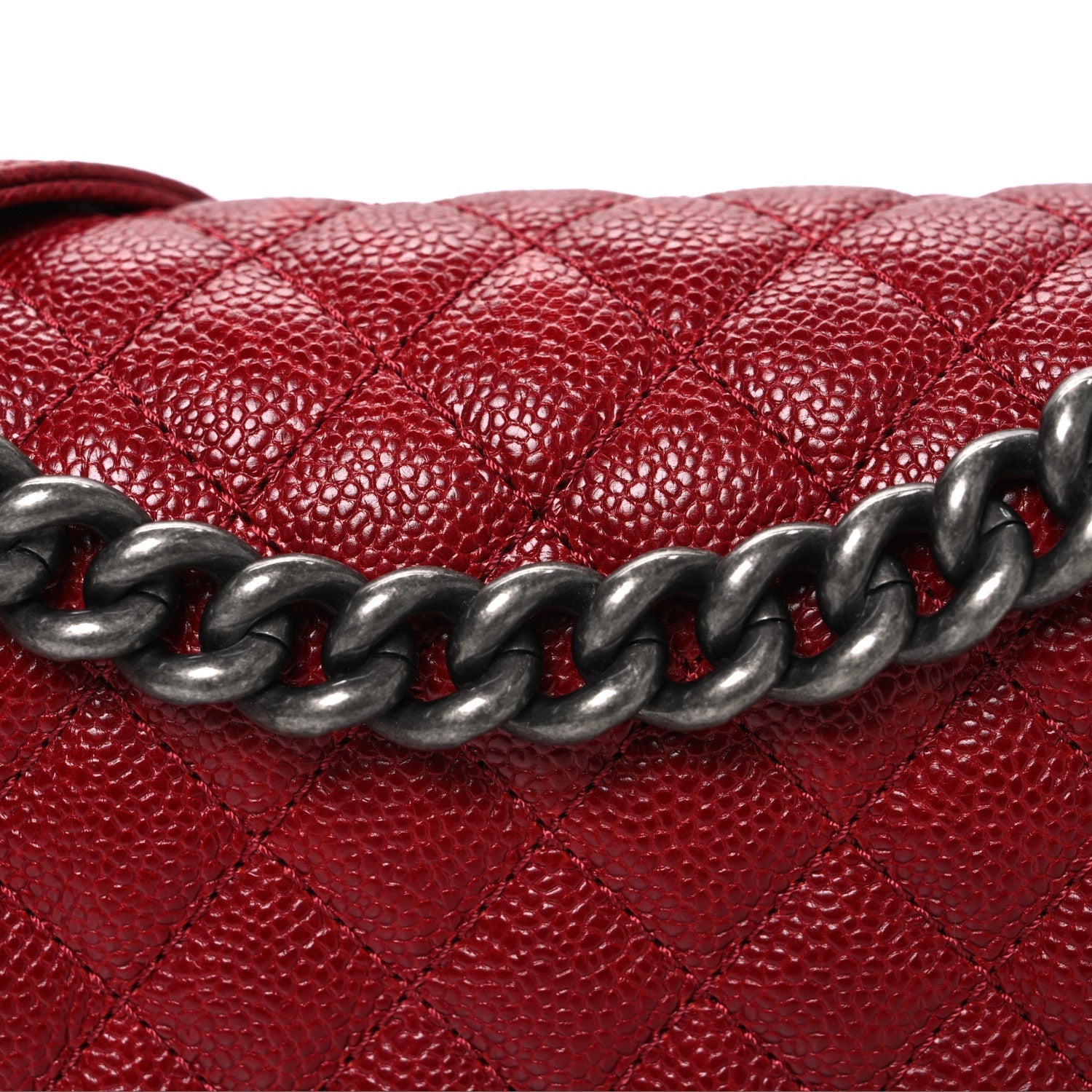 Caviar Quilted Medium Boy Flap Red