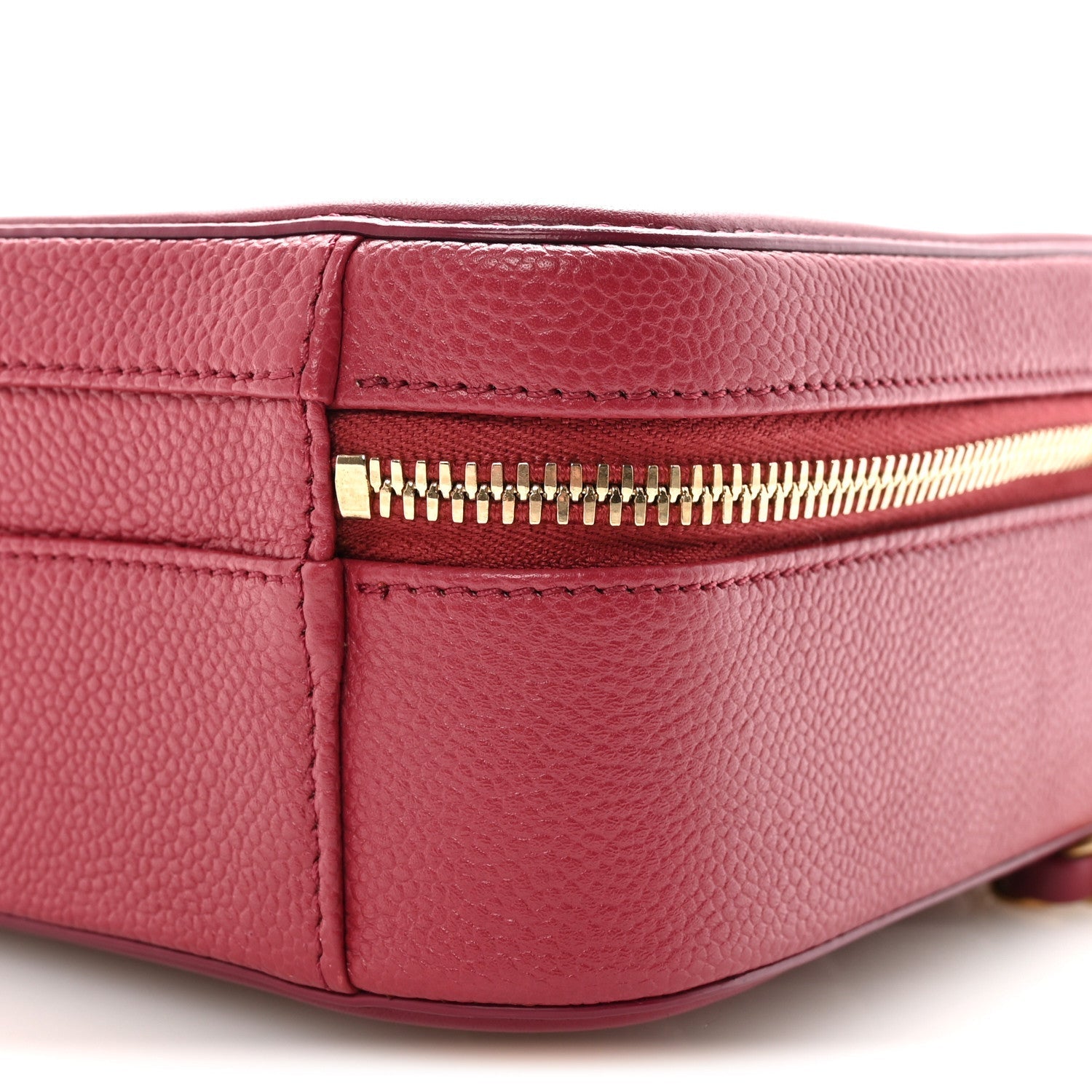 Caviar Quilted Medium CC Filigree Vanity Case Burgundy