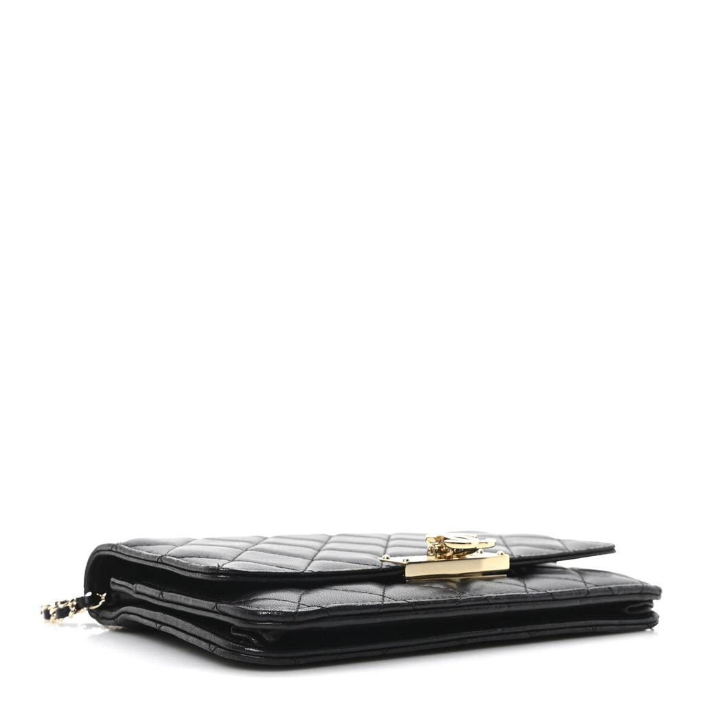 Lambskin Quilted Golden Class Wallet on Chain WOC Black