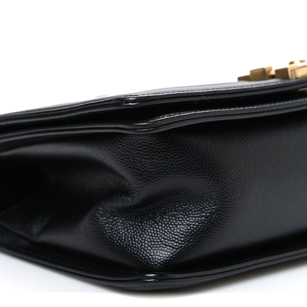 Caviar Quilted Medium Boy Flap Black
